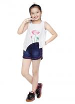 Quần shorts jean bé gái YF viền hồng thêu hoa màu xanh dương đậm